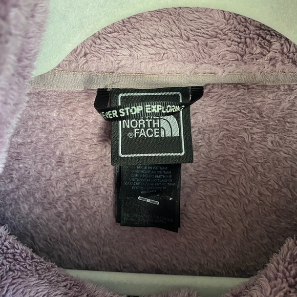The North Face Osito Jacket in Ashen Purple - Size Medium - Picture 5 of 9
